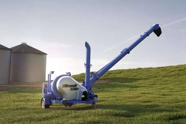 Revolucione o Manejo de Grãos com o Brandt 5200EX GrainVac: Eficiência e Economia em uma Máquina Poderosa para Produtores Modernos Manejo de Grãos com o Brandt 5200EX GrainVac