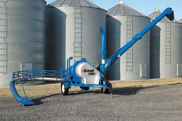 Manejo de Grãos com o Brandt 5200EX GrainVac Manejo de Grãos com o Brandt 5200EX GrainVac