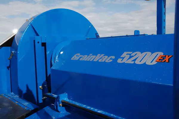 Manejo de Grãos com o Brandt 5200EX GrainVac Manejo de Grãos com o Brandt 5200EX GrainVac
